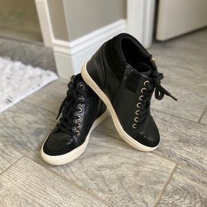 Wedge sneakers